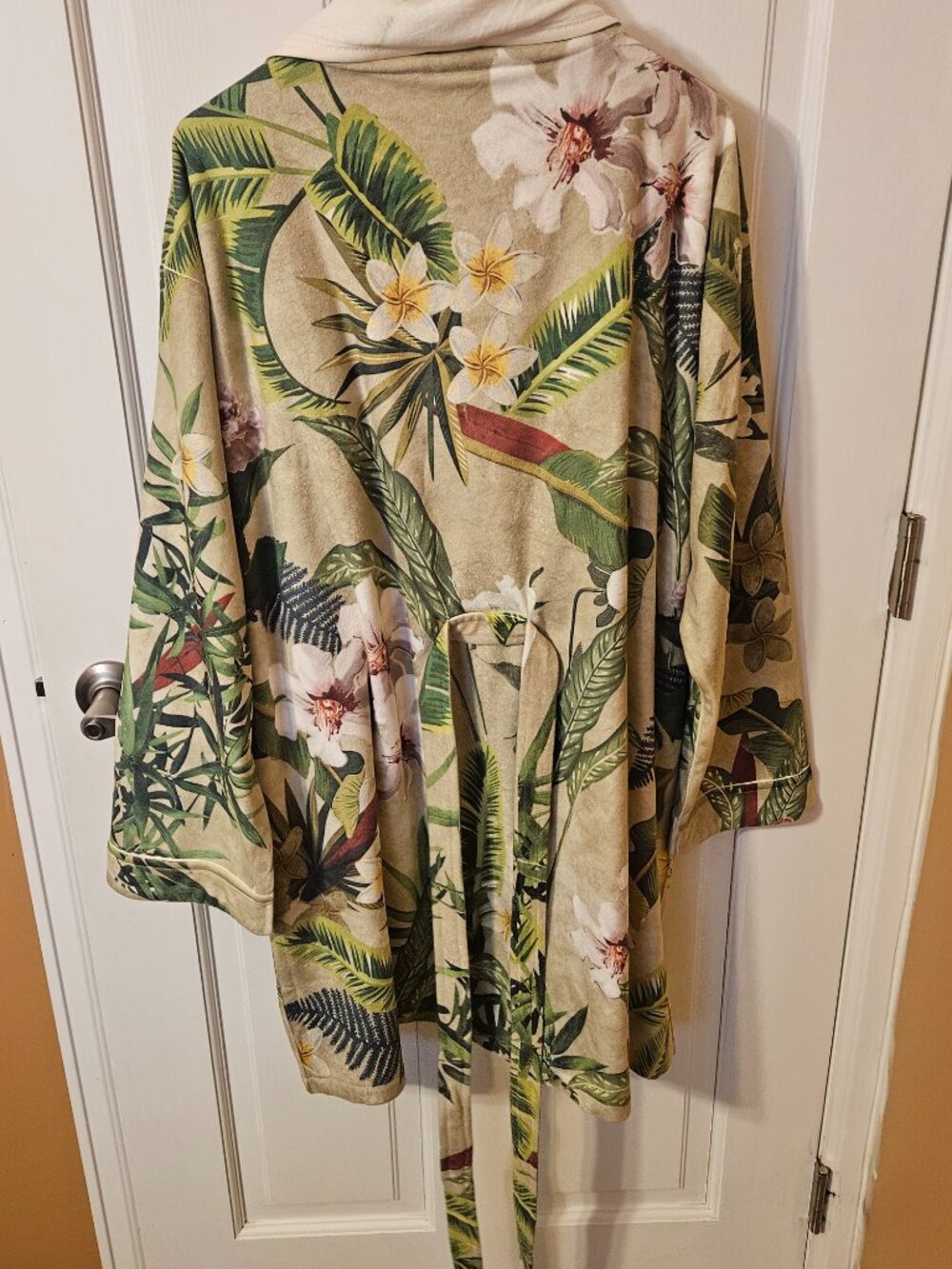 Women's Short Robe - Picture 5 of 7